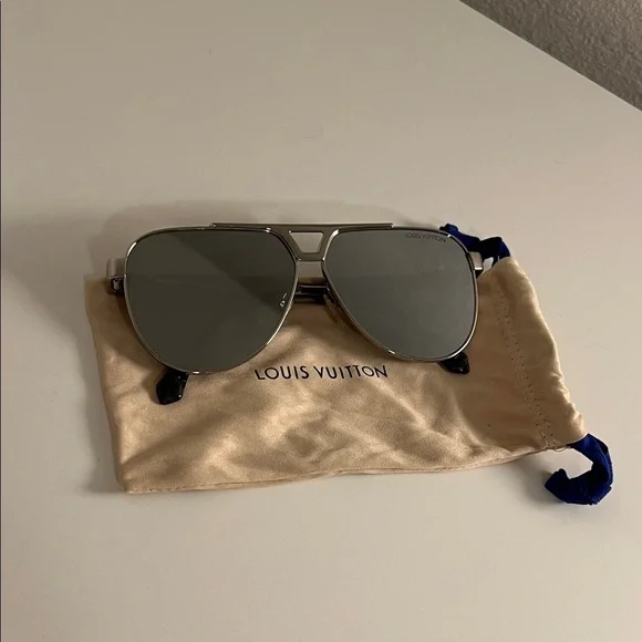 Louis Vuitton Evidence Metal Pilot Sunglasses - Picture 6 of 6
